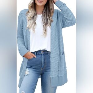 Blue cardigan, relaxed fit with pockets